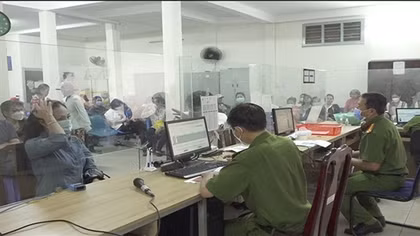 Công an quận Bình Thạnh nỗ lực cấp CCCD gắn chip