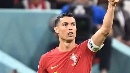 Đang thất nghiệp, Ronaldo "chốt hạ" với mức lương 172,9 triệu bảng/năm?