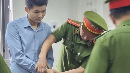 Chiếm đoạt hàng trăm triệu đồng, cán bộ Ban Quản lý Dự án bị bắt
