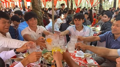 Đám cưới “3 không”