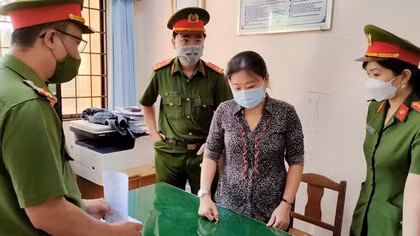 Bắt 3 lãnh đạo phòng tham ô tài sản