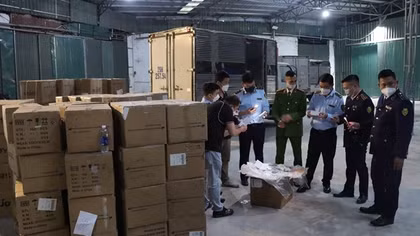 Thu giữ lô kit test COVID-19 và thuốc tân dược trị giá trên 10 tỷ đồng