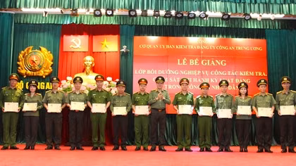 75 học viên đạt loại giỏi Lớp bồi dưỡng nghiệp vụ công tác kiểm tra, giám sát