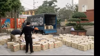 Thu giữ gần 1.000 can nước giặt D-nee giả đang tuồn ra thị trường