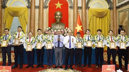 Bồi đắp ý chí, khát vọng sống và làm việc để cùng nhau cống hiến cho đất nước