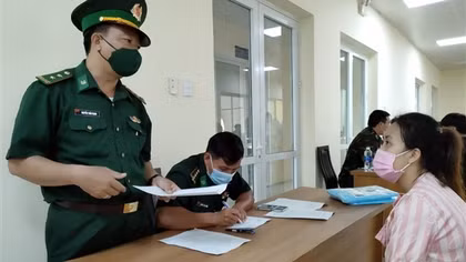 Tiếp nhận 26 công dân Việt Nam do phía Campuchia trao trả