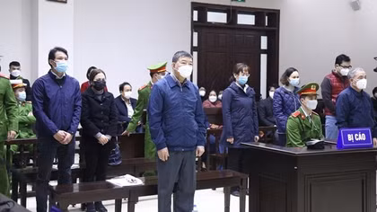 Khi Anh hùng cũng gục ngã vì tiền