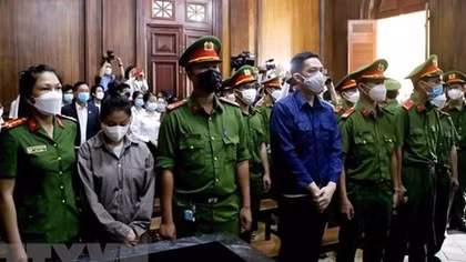 Vụ cha đẻ và dì ghẻ bạo hành bé gái 8 tuổi: Trả hồ sơ điều tra bổ sung