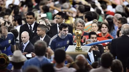 Messi trước ngưỡng cửa thiên đường
