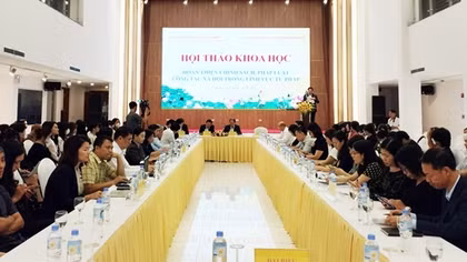 Hoàn thiện chính sách, pháp luật về công tác xã hội trong lĩnh vực tư pháp