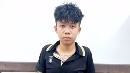 Xông vào nhà xưởng của mẹ đâm chết người làm thuê