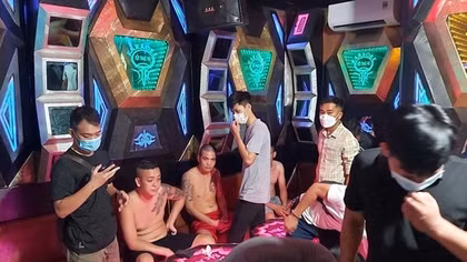 Triệt phá điểm “bay lắc” trong quán karaoke