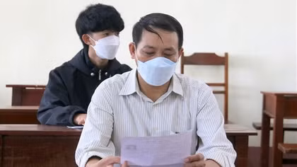 Thí sinh 53 tuổi “vượt vũ môn”