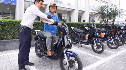 Từ 28/11, khách đi BRT Hà Nội được dùng miễn phí xe điện 2 bánh