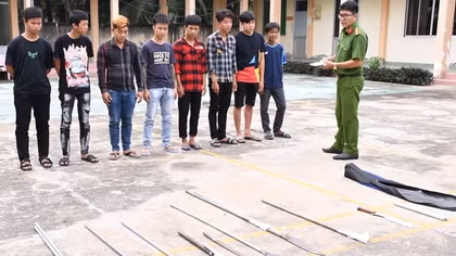 Xử lí nhóm côn đồ miệt vườn cố ý làm hư hỏng tài sản