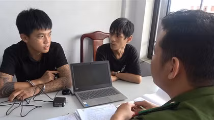 Nhiều xe ô tô quên không khóa cửa bị trộm tài sản