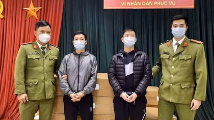 Cựu du học sinh Nhật Bản lộ mánh khóe buôn lậu hơn 12.000 bao thuốc lá