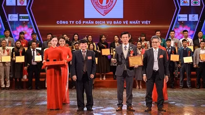 Bảo vệ Nhất Việt được vinh danh Top 10 doanh nghiệp xuất sắc đất Việt 2022