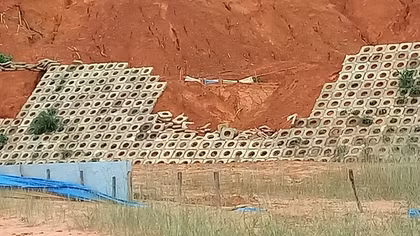 Khu liên hiệp thể thao 53,3 tỷ đang xây dựng đã “bay” hàng loạt hạng mục