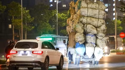 Mát ga qua đèn đỏ, hàng loạt “thánh liều” dính phạt giao thông