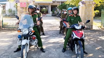 Bình yên bên cửa biển Tư Hiền