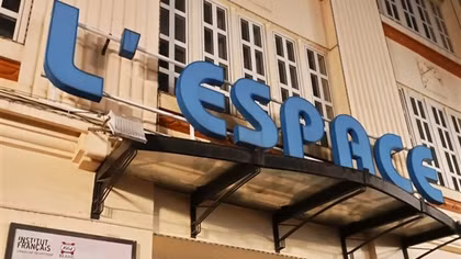 Viện Pháp Ngữ L’espace và một phần đời trải hoa hồng