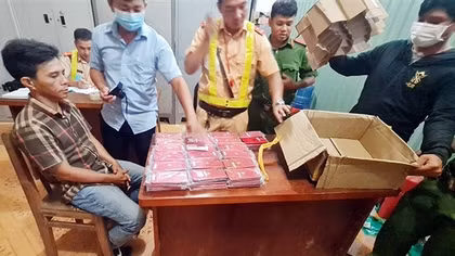 Điều tra mở rộng đường dây vận chuyển hơn 2.000 điện thoại Iphone nhập lậu