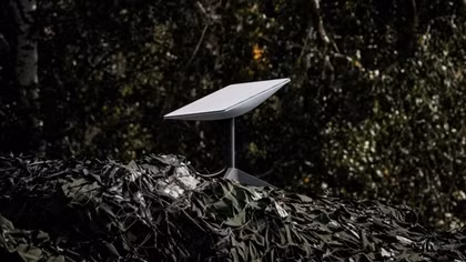 SpaceX có thể ngừng hỗ trợ thiết bị viễn thông cho Ukraine vì...thiếu tiền