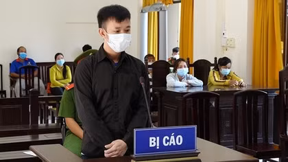 Bị chém nhiều nhát vì nghi ngờ người khác sàm sỡ bạn gái