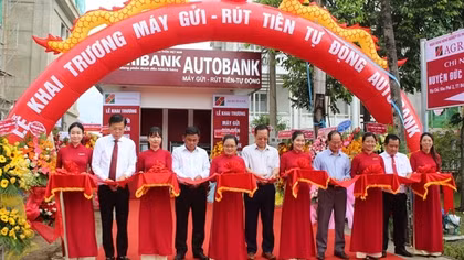 Khai trương Autobank đầu tiên tại huyện biên giới Đức Huệ
