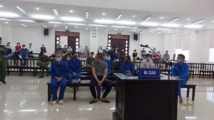 Đánh tráo sổ đỏ, chiếm đoạt gần 23 tỷ đồng