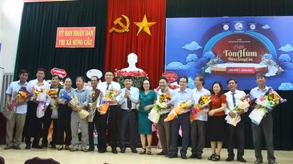 Lễ hội tôm hùm lần đầu được tổ chức tại Phú Yên