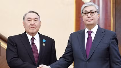 Có bàn tay nước ngoài ở Kazakhstan?