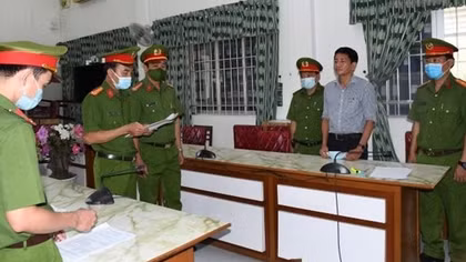 Kỷ luật Giám đốc, Phó Giám đốc Sở Y tế Trà Vinh liên quan vụ Việt Á
