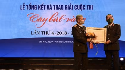 Hồi ức mười năm - những trang vàng tư liệu