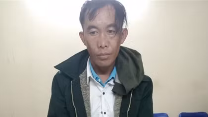 Bắt giữ kẻ mua bán 4 bánh heroin