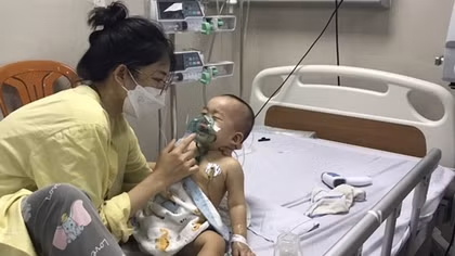 Cứu sống cháu bé 8 tháng tuổi khi đã ngừng tim, ngừng thở