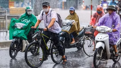 Mưa giông khắp cả nước, trời bớt oi nóng