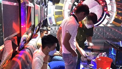 Nhiều nam nữ "bay lắc" tại karaoke Toàn Ny