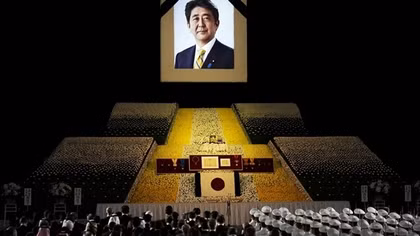 Khoảnh khắc xúc động trong lễ quốc tang cố Thủ tướng Shinzo Abe