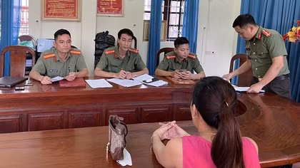 Đăng tin đồn ngân hàng vỡ nợ để câu view bán hàng, một facebooker bị triệu tập