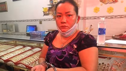 Ô sin 5 lần trộm nữ trang của gia chủ