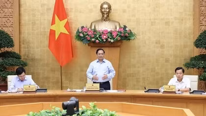 Phấn đấu tăng trưởng kinh tế năm 2022 đạt 7%, vượt mục tiêu được giao