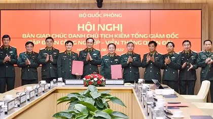 Đại tá Tào Đức Thắng chính thức nhận bàn giao chức danh Chủ tịch Viettel