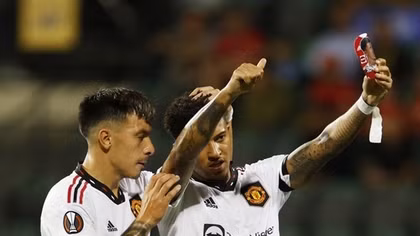 Cầu thủ Man Utd lý giải về màn ăn mừng lạ