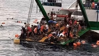Phà chở khách Philippines bốc cháy dữ dội, ít nhất 7 người chết