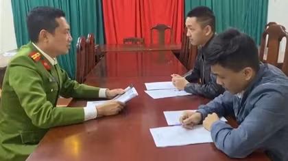 Ngồi cà phê, tổ chức cá độ bóng đá tiền tỷ