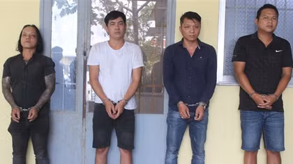 Đe dọa doanh nghiệp đòi tiền "bảo kê" mới cho hút cát