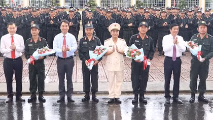 Công an Vĩnh Long thành lập Tiểu đoàn Cảnh sát cơ động dự bị chiến đấu