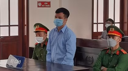 Đâm, chém vợ 19 nhát dao vì ghen tuông